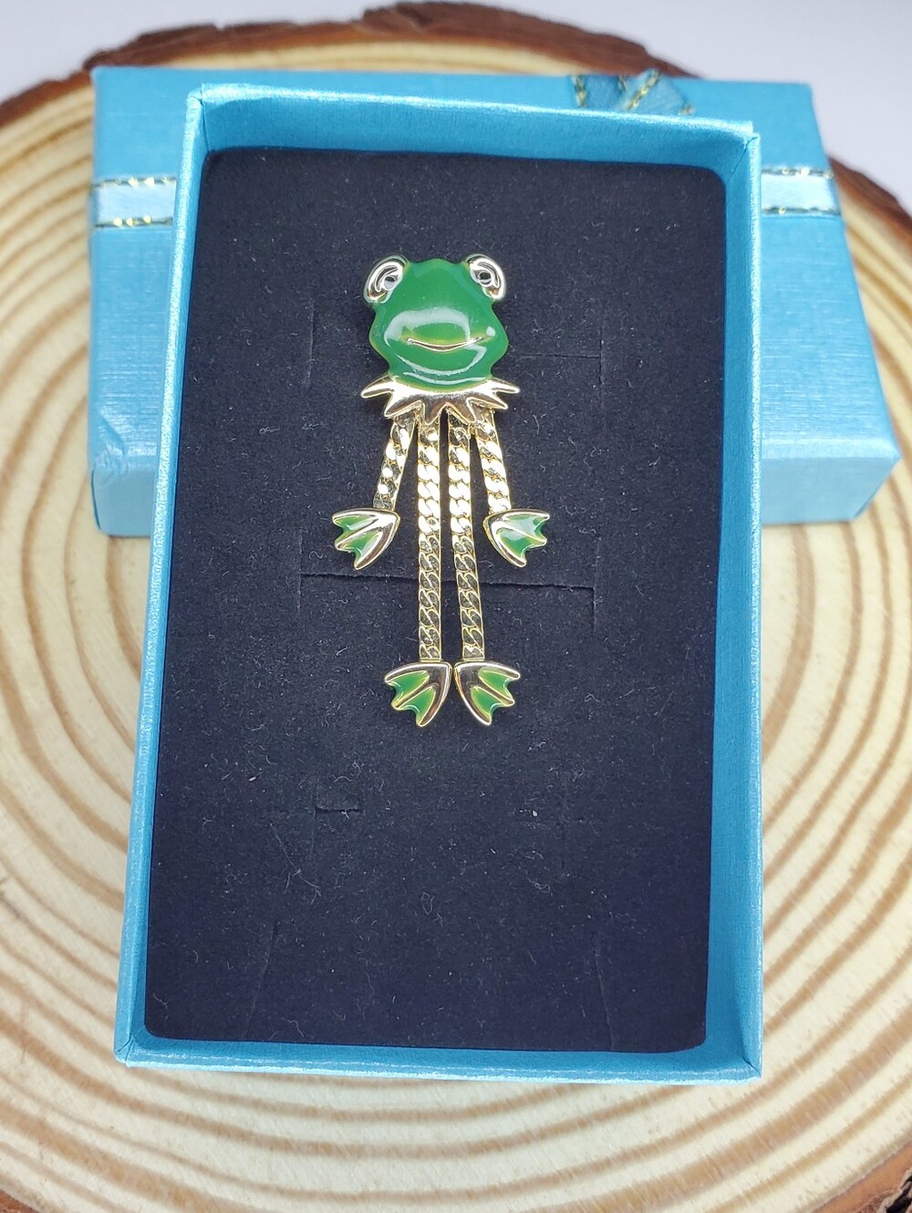 Vtg. JAPAN Articulated Enameled Frog Pin